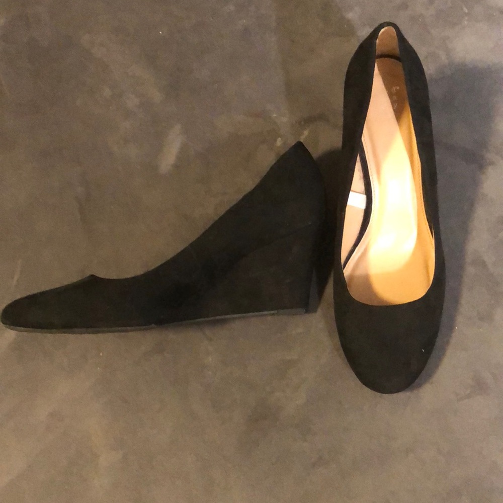 Black suede heels
